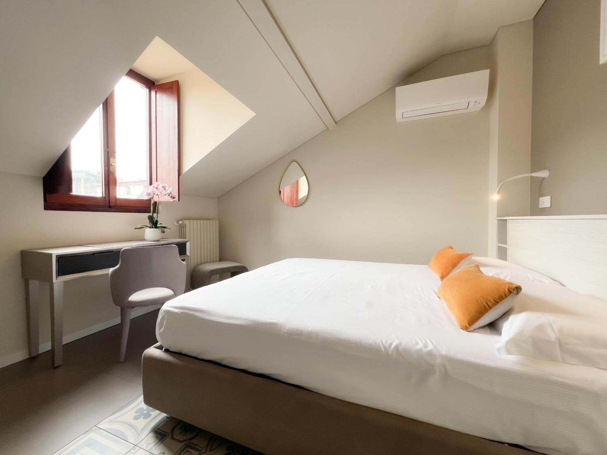 Comecasa 10 Minutes Walk From Duomo 2 Bedroom Apartment Mediolan Zewnętrze zdjęcie